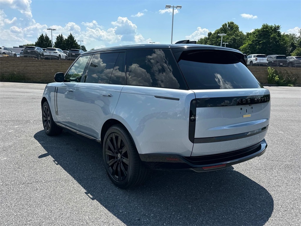 2025 Land Rover Range Rover SE photo 15