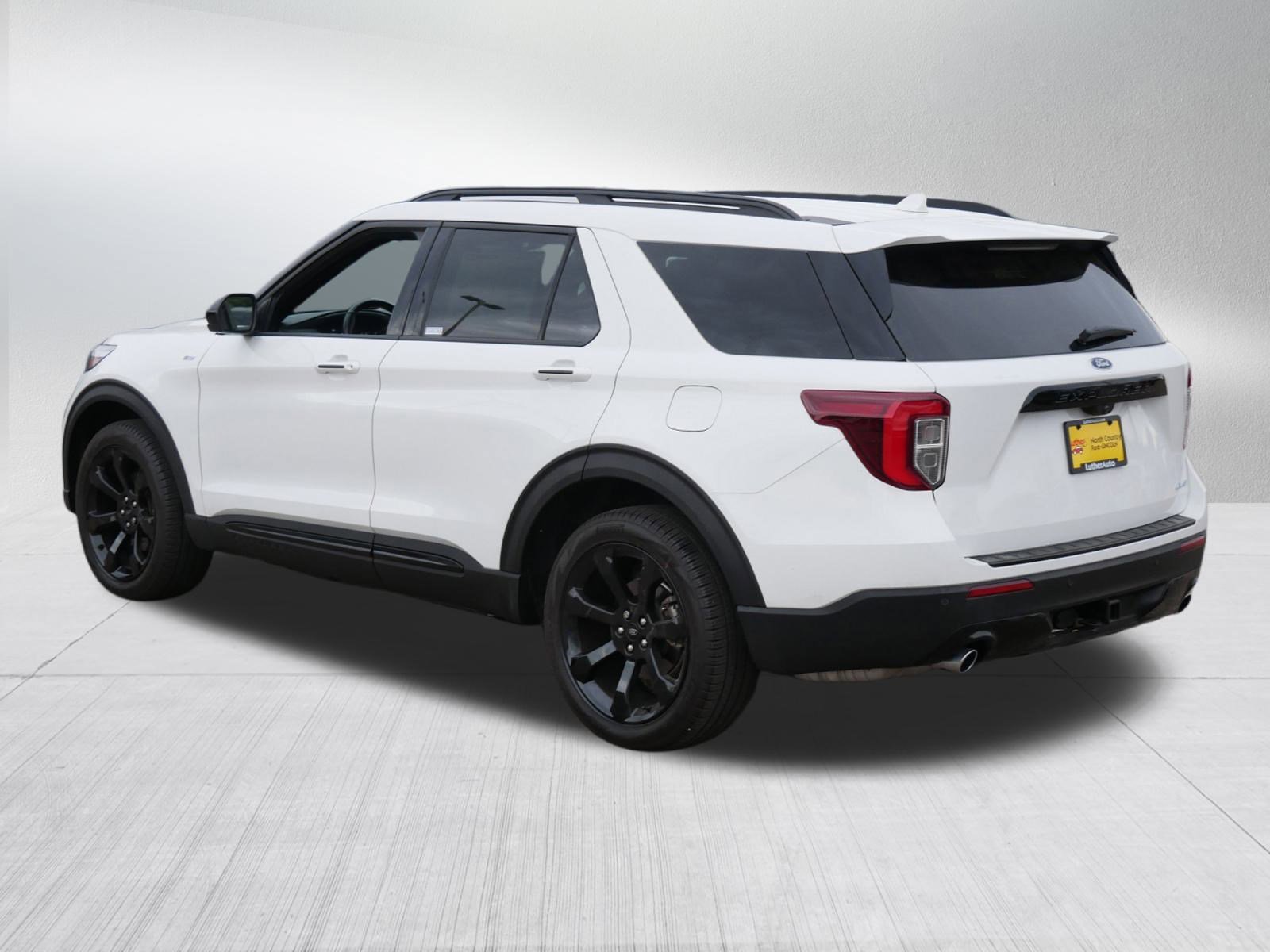 2023 Ford Explorer ST-Line photo 3