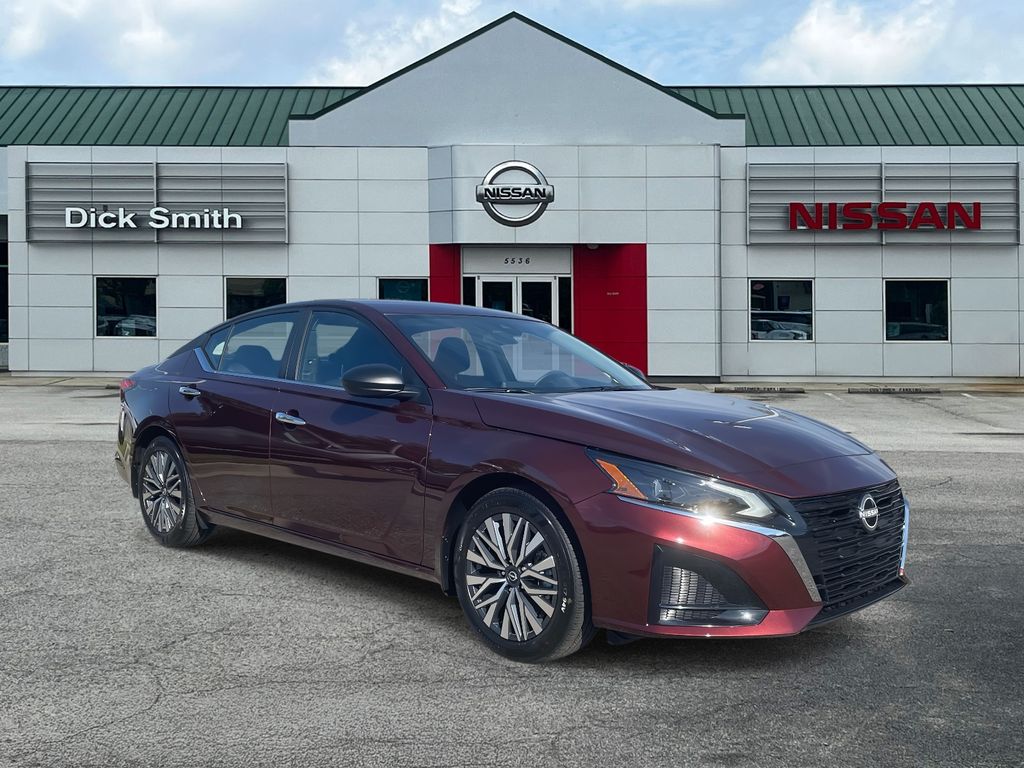 2025 Nissan Altima SV's photo