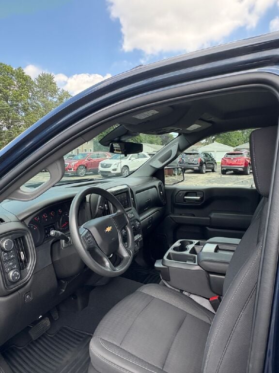 2024 Chevrolet Trax photo 2