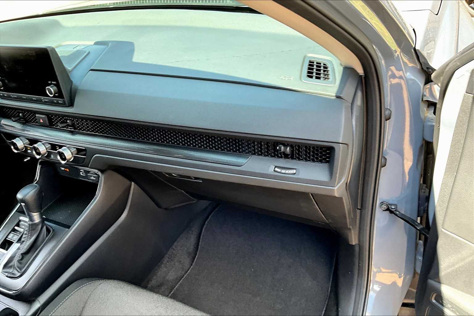 2025 Honda CR-V LX photo 16