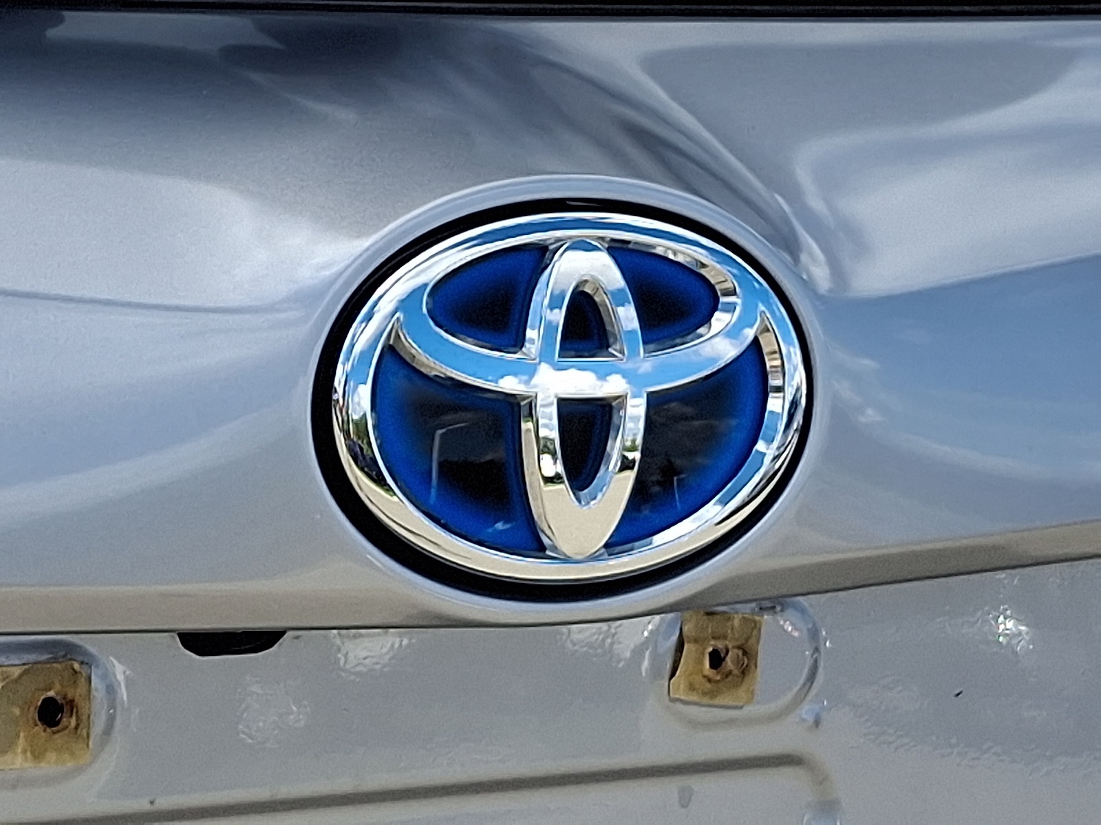 2017 Toyota RAV4 Hybrid Limited photo 28