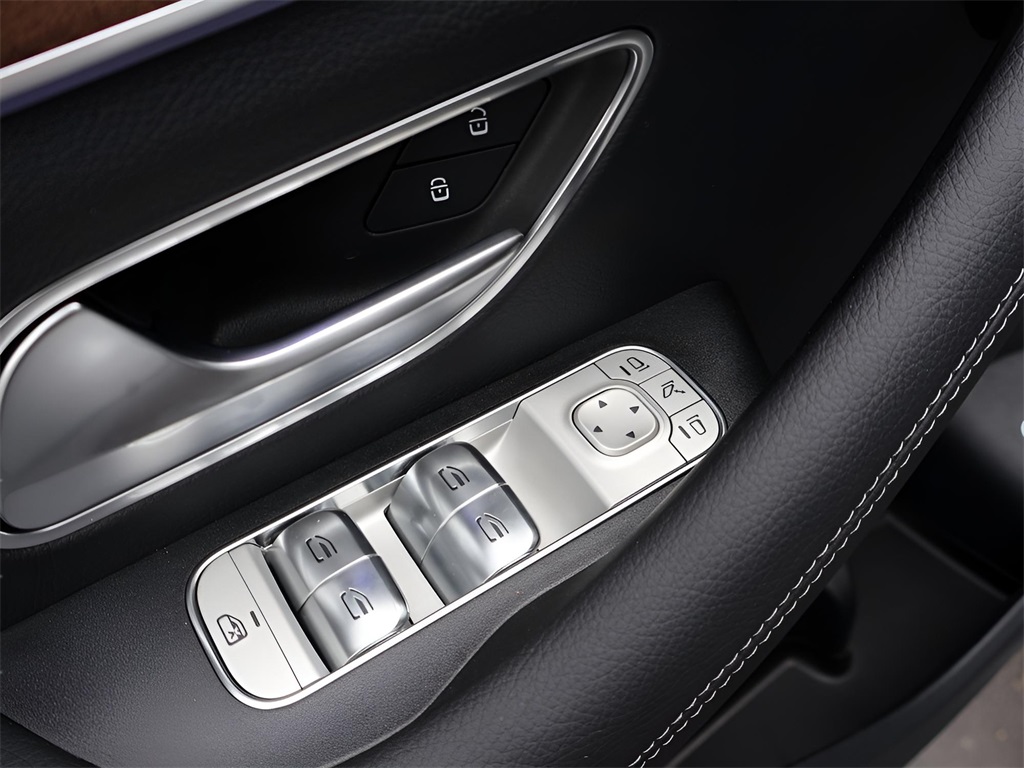 2025 Mercedes Benz GLS 580 4MATIC photo 29