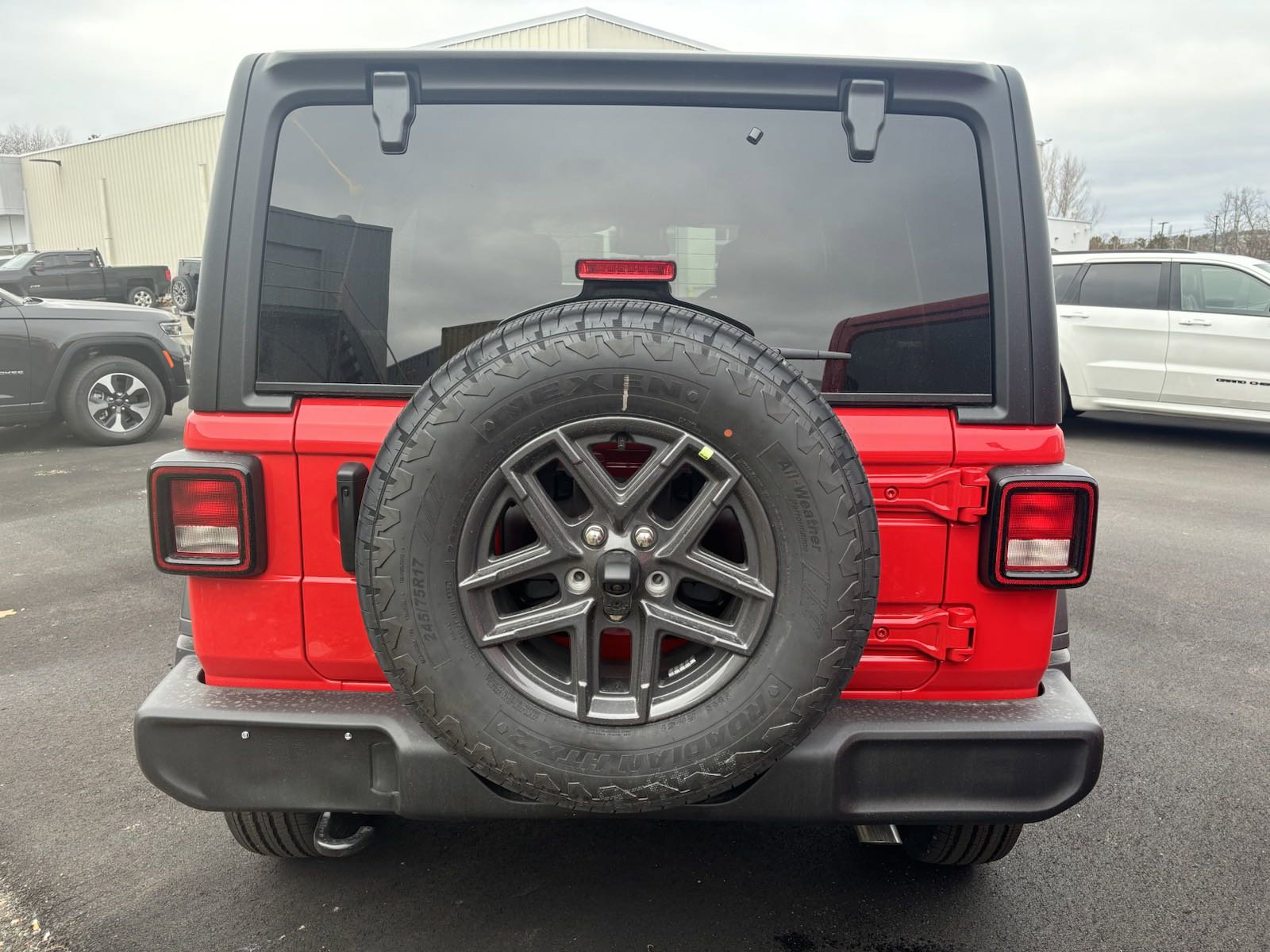 2025 Jeep Wrangler Sport photo 4