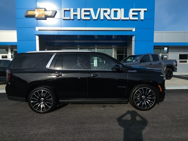 2025 Chevrolet Tahoe High Country photo 3