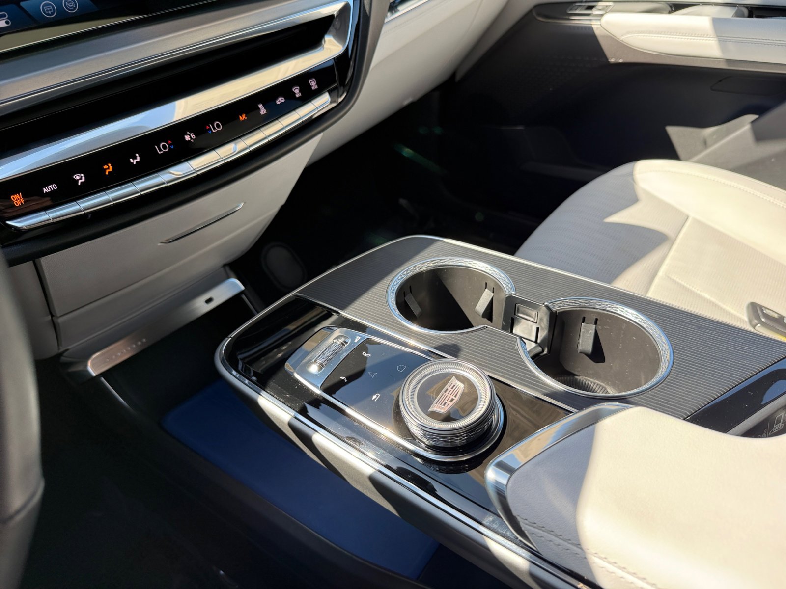 2024 Cadillac Lyriq Sport photo 13