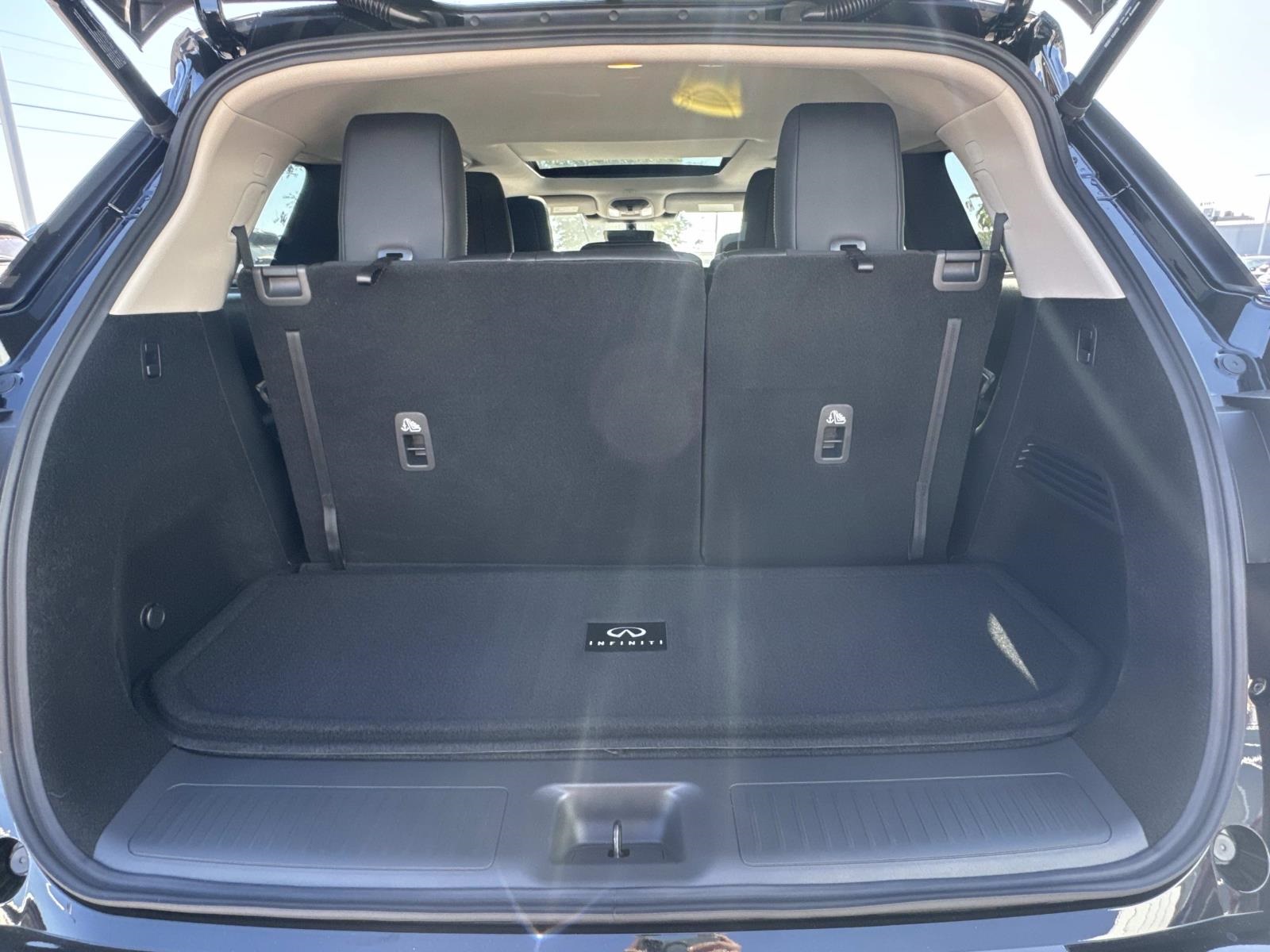 2026 Infiniti QX60 Luxe AWD photo 6