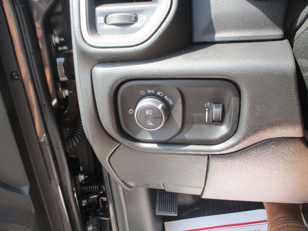 2025 Ram 3500 Tradesman photo 11