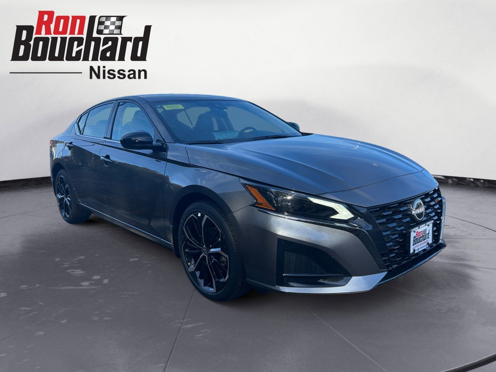 2025 Nissan Altima SR's photo