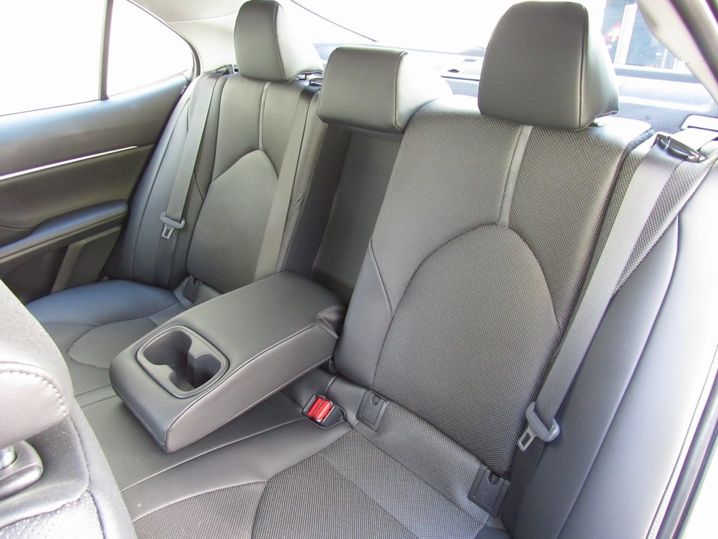 2022 Toyota Camry XLE photo 11