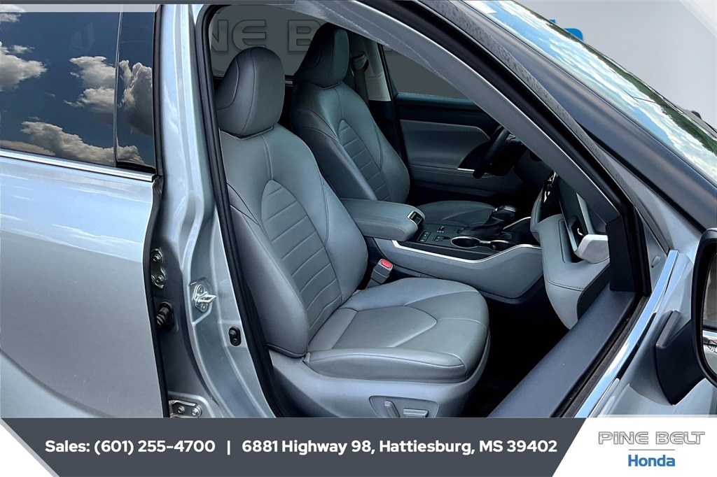 2022 Toyota Highlander XLE photo 5
