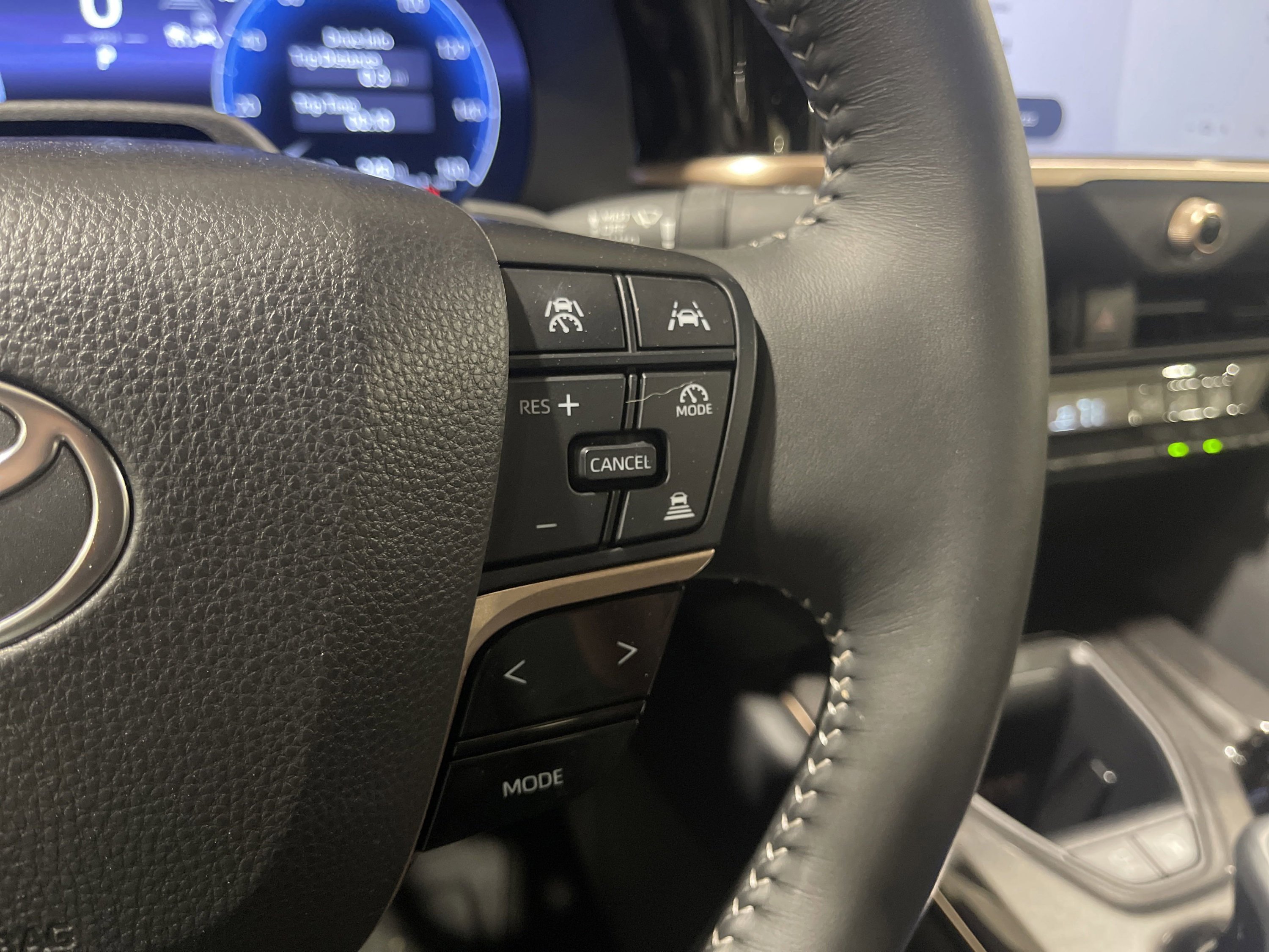 2025 Toyota Crown Platinum photo 15