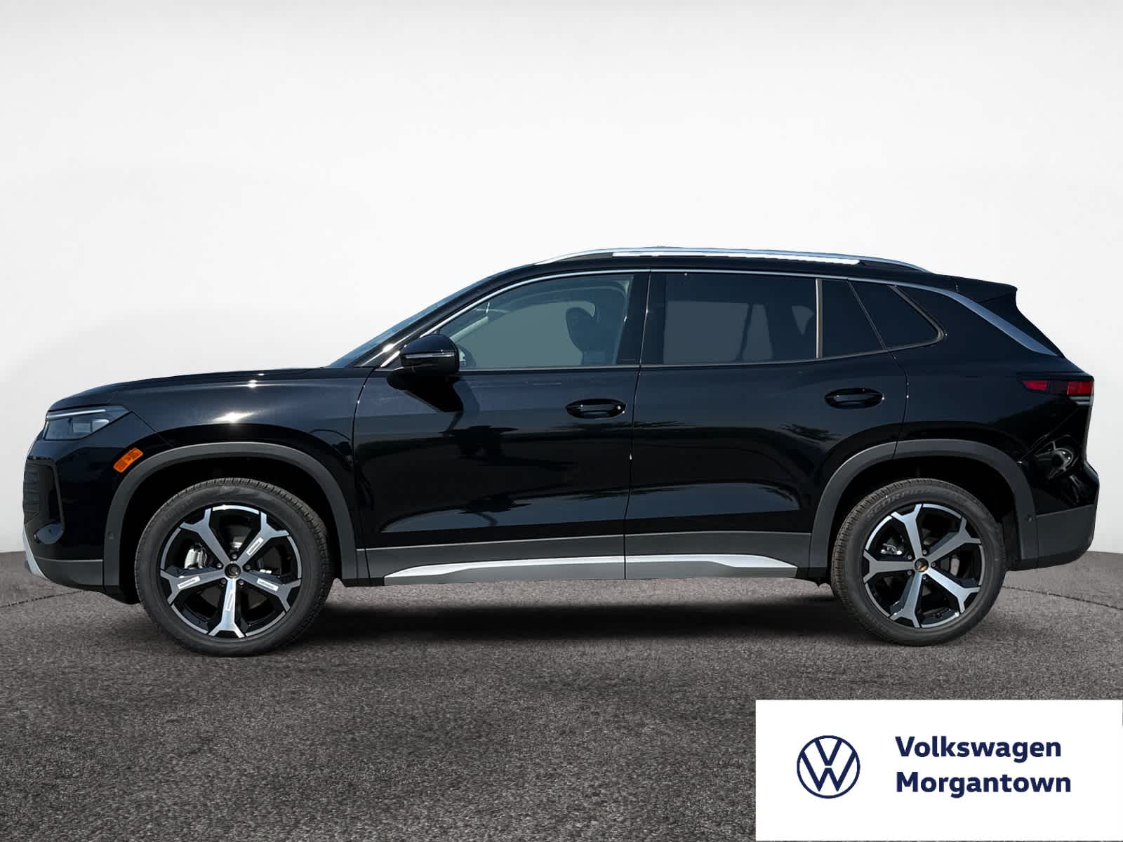 2025 Volkswagen Tiguan SE photo 2