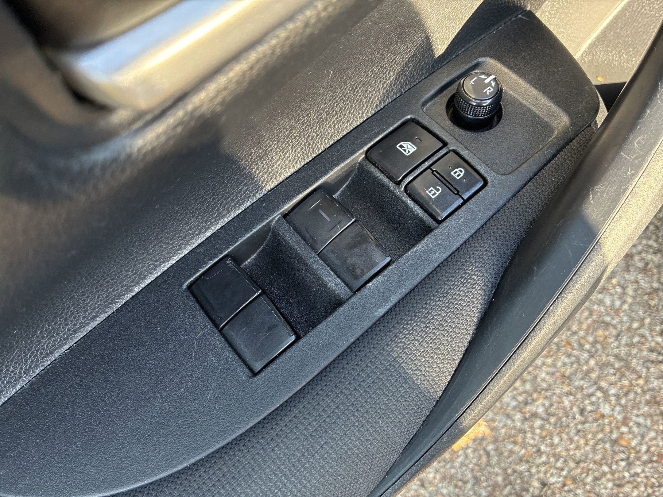 2021 Toyota Corolla LE photo 10