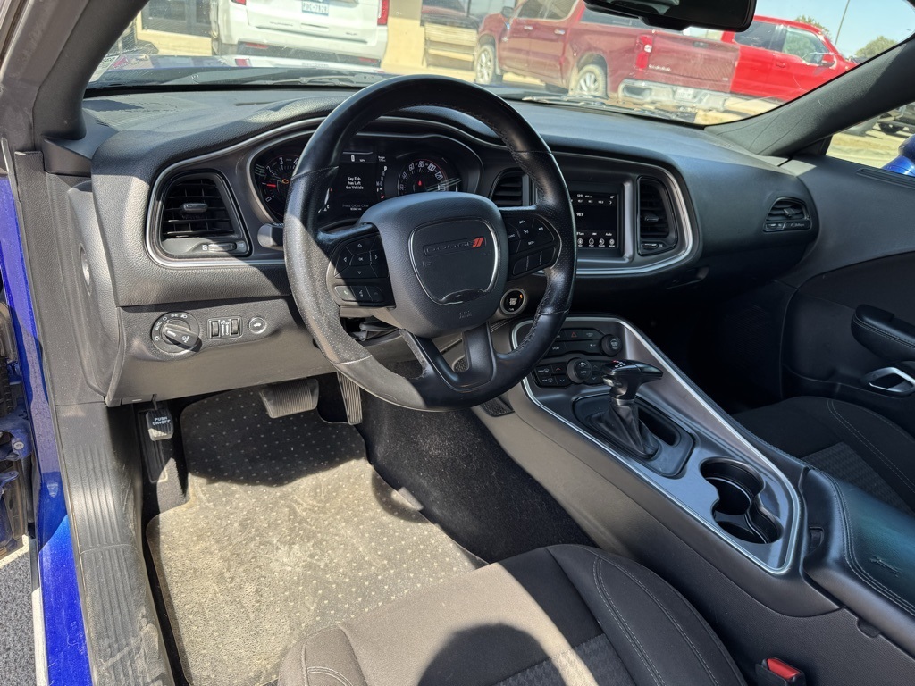2021 Dodge Challenger SXT photo 3