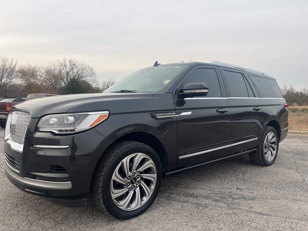 2024 Lincoln Navigator Premiere L's photo