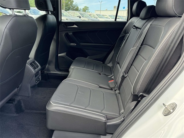 2023 Volkswagen Tiguan SEL R-Line Black photo 14