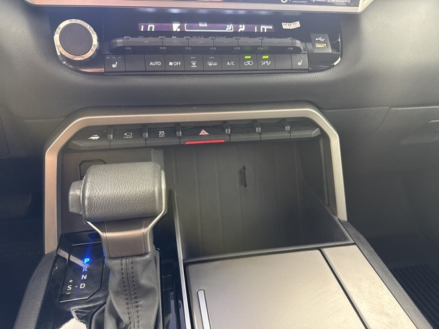 2023 Toyota Sequoia SR5 photo 27