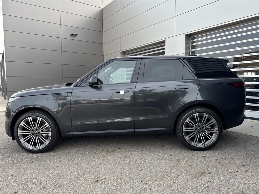 2025 Land Rover Range Rover Sport SE photo 4