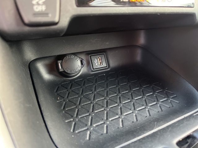 2024 Toyota RAV4 XLE photo 24