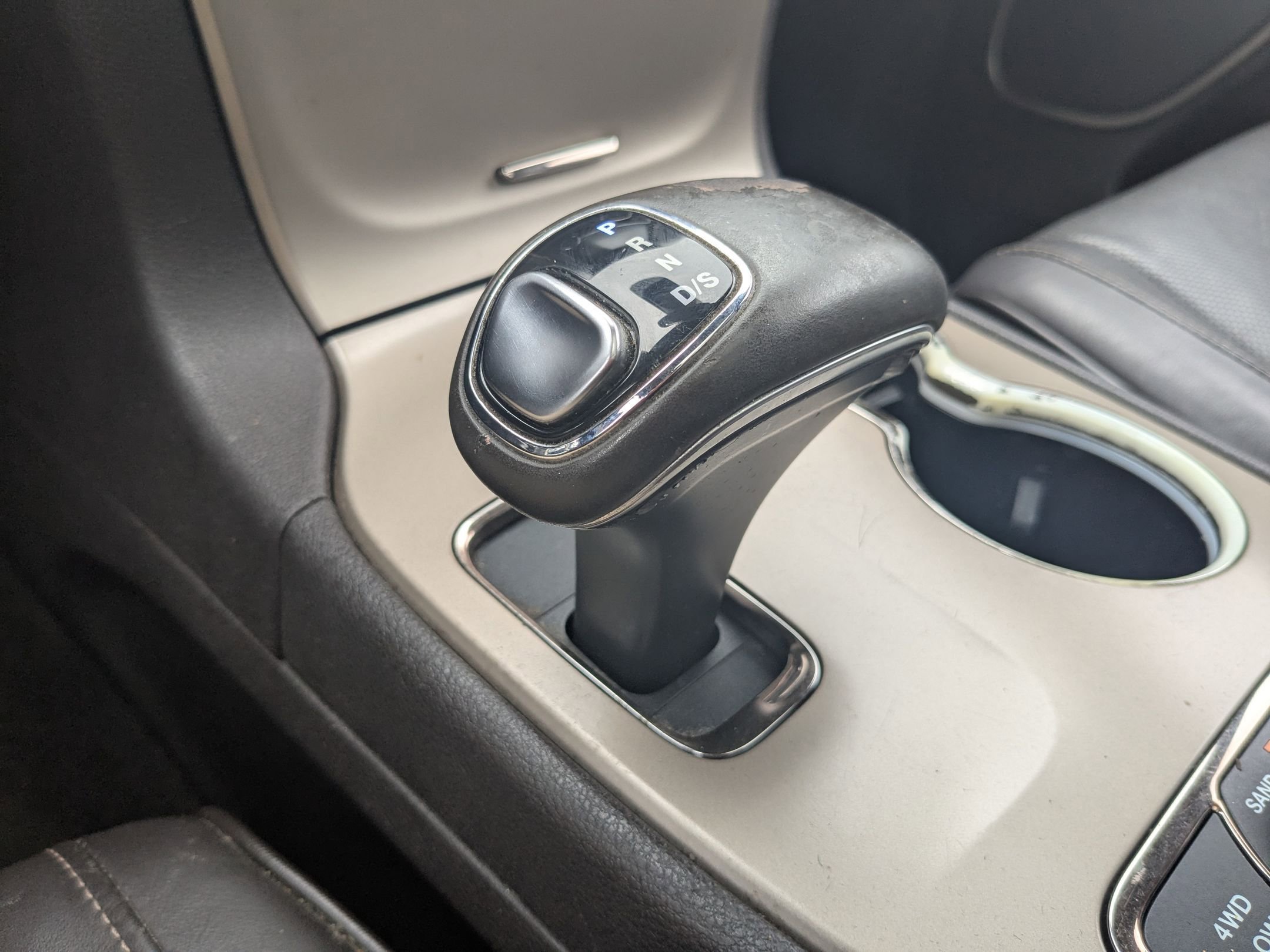 2014 Jeep Grand Cherokee Summit photo 21