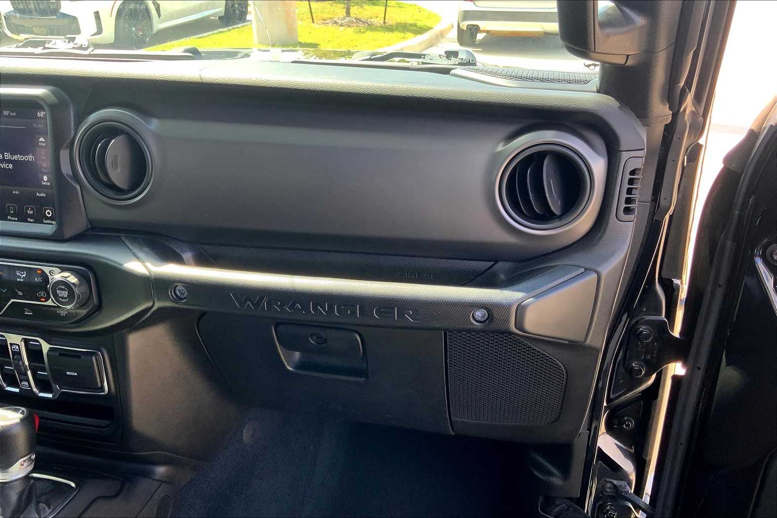 2022 Jeep Wrangler Unlimited Willys photo 18