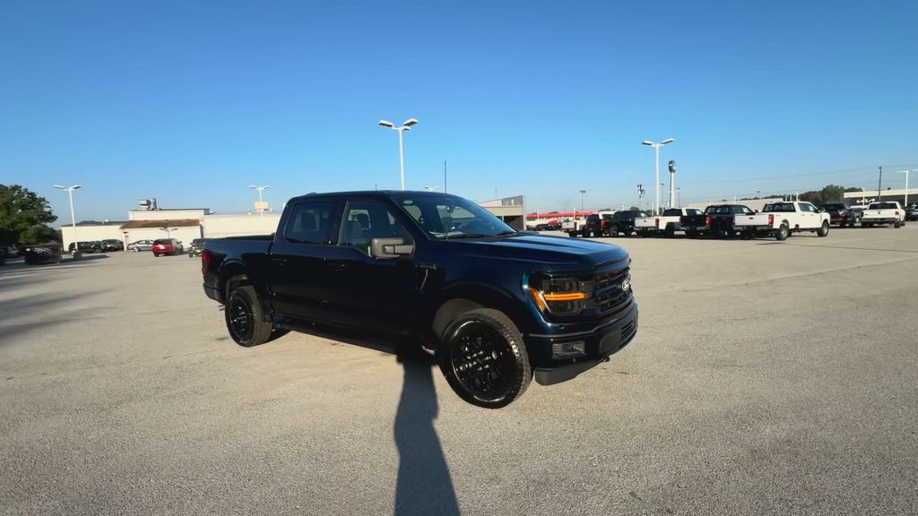 2025 Ford F-150 XLT photo 4