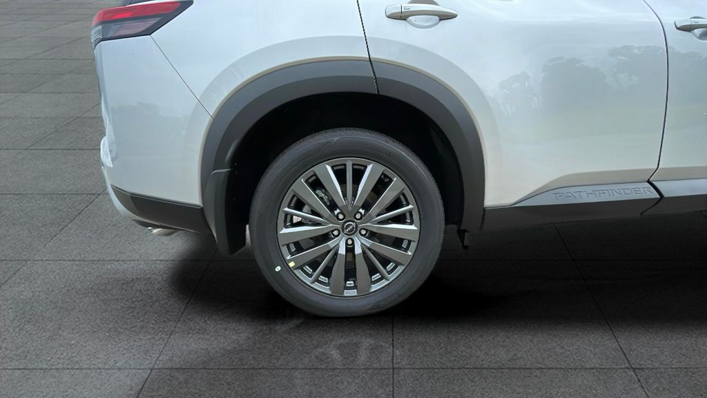 2025 Nissan Pathfinder SL photo 17