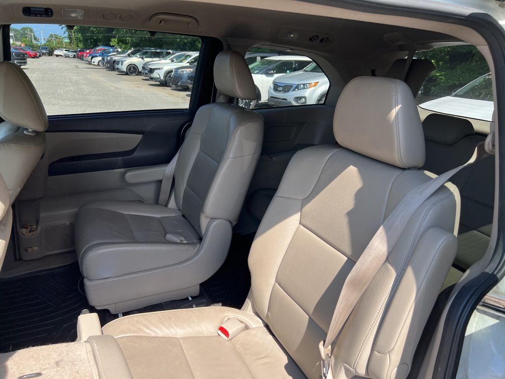 2016 Honda Odyssey EX-L photo 14