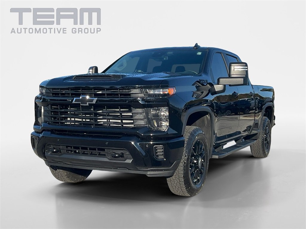 2026 Chevrolet Silverado 2500HD Custom photo 3