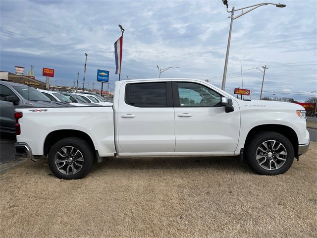 2024 Chevrolet Silverado 1500 LT photo 7
