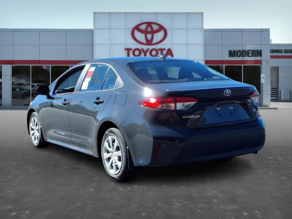 2026 Toyota Corolla LE photo 4