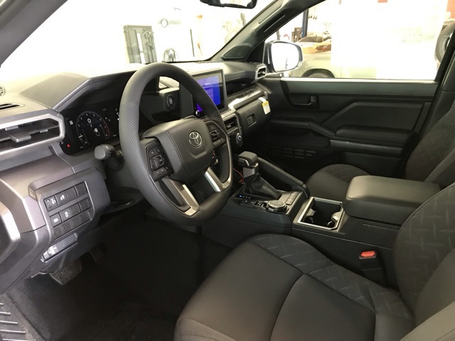 2025 Toyota Tacoma SR5 Double Cab photo 11