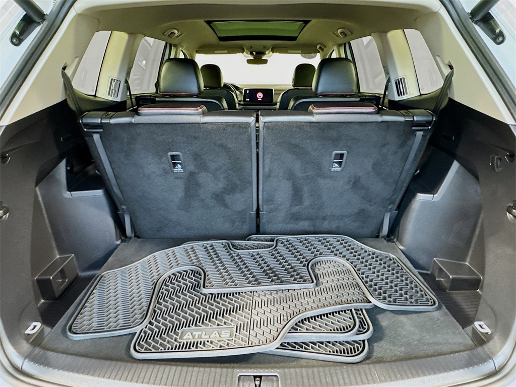 2025 Volkswagen Atlas Peak Edition SE photo 21