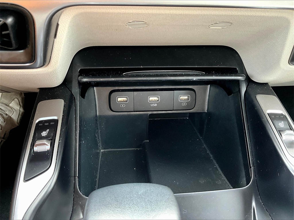 2022 Kia Sorento S photo 28