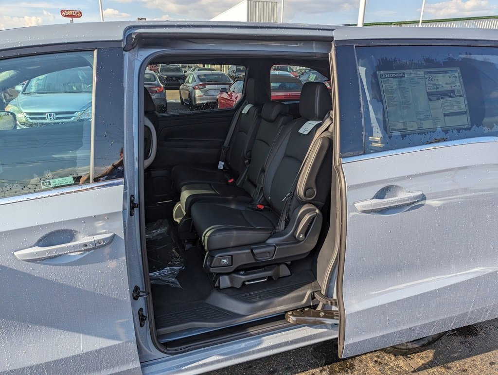 2026 Honda Odyssey photo 7