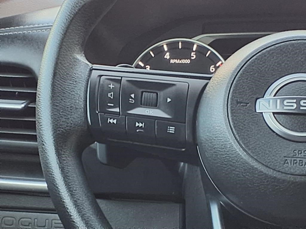 2022 Nissan Rogue S photo 14