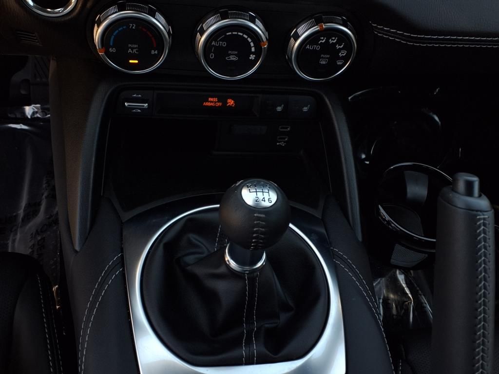 2024 Mazda MX-5 Miata Miata RF Grand Touring photo 11