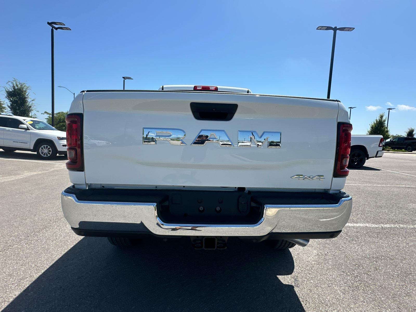 2025 Ram 2500 Tradesman photo 4