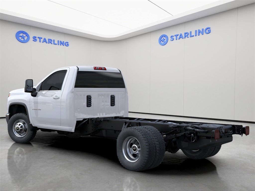 2025 Chevrolet Silverado 3500HD Work Truck photo 3