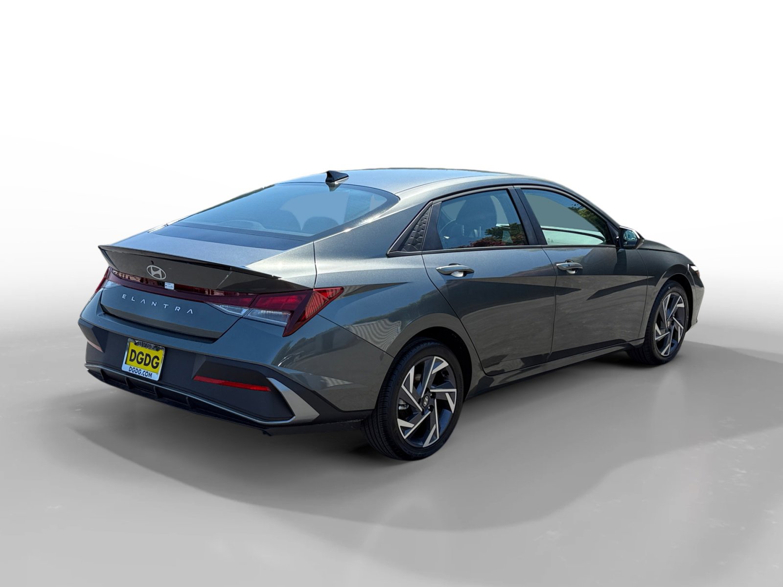2025 Hyundai Elantra SEL Sport photo 5