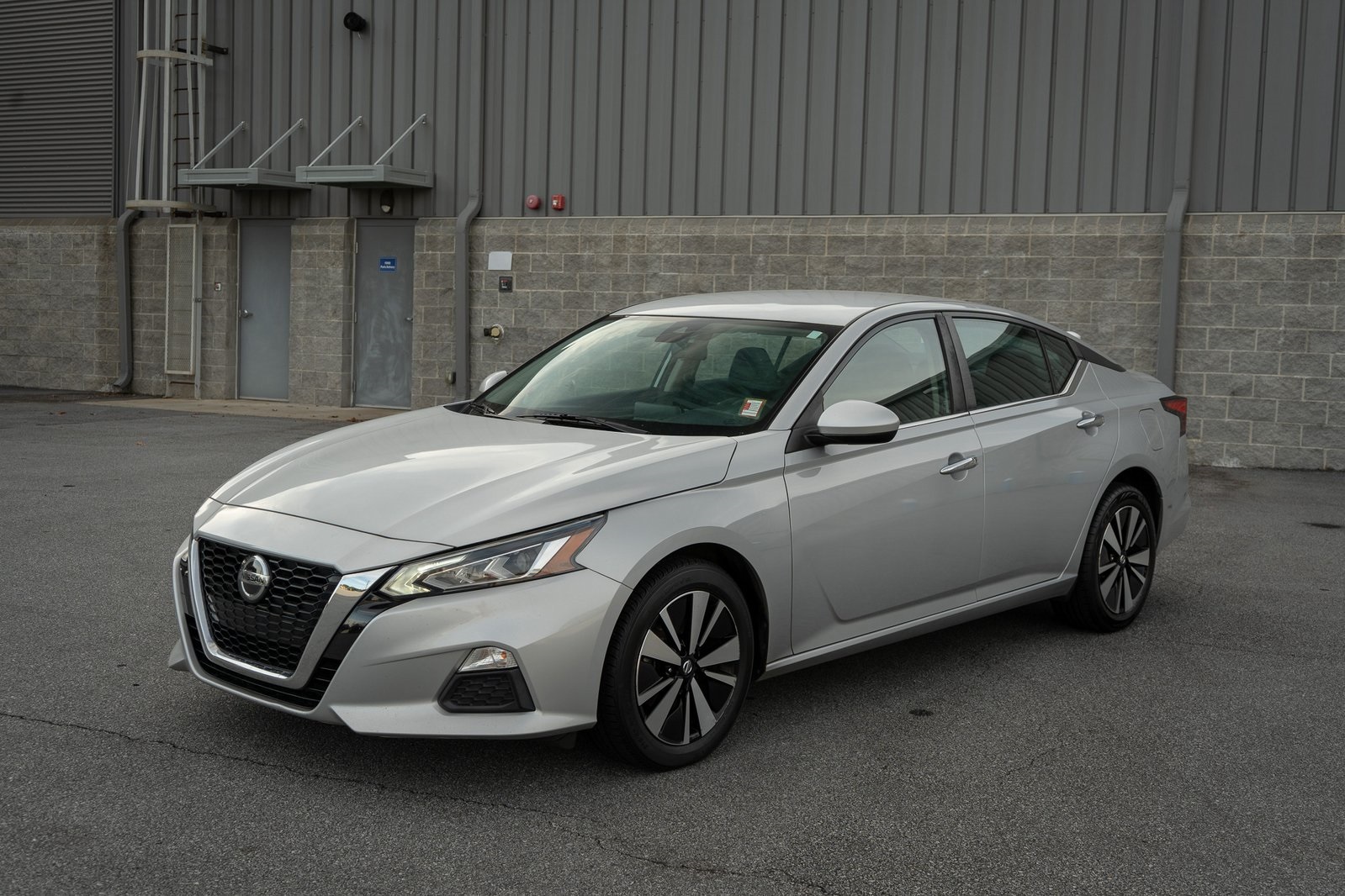 2021 Nissan Altima 2.5 SV photo 3