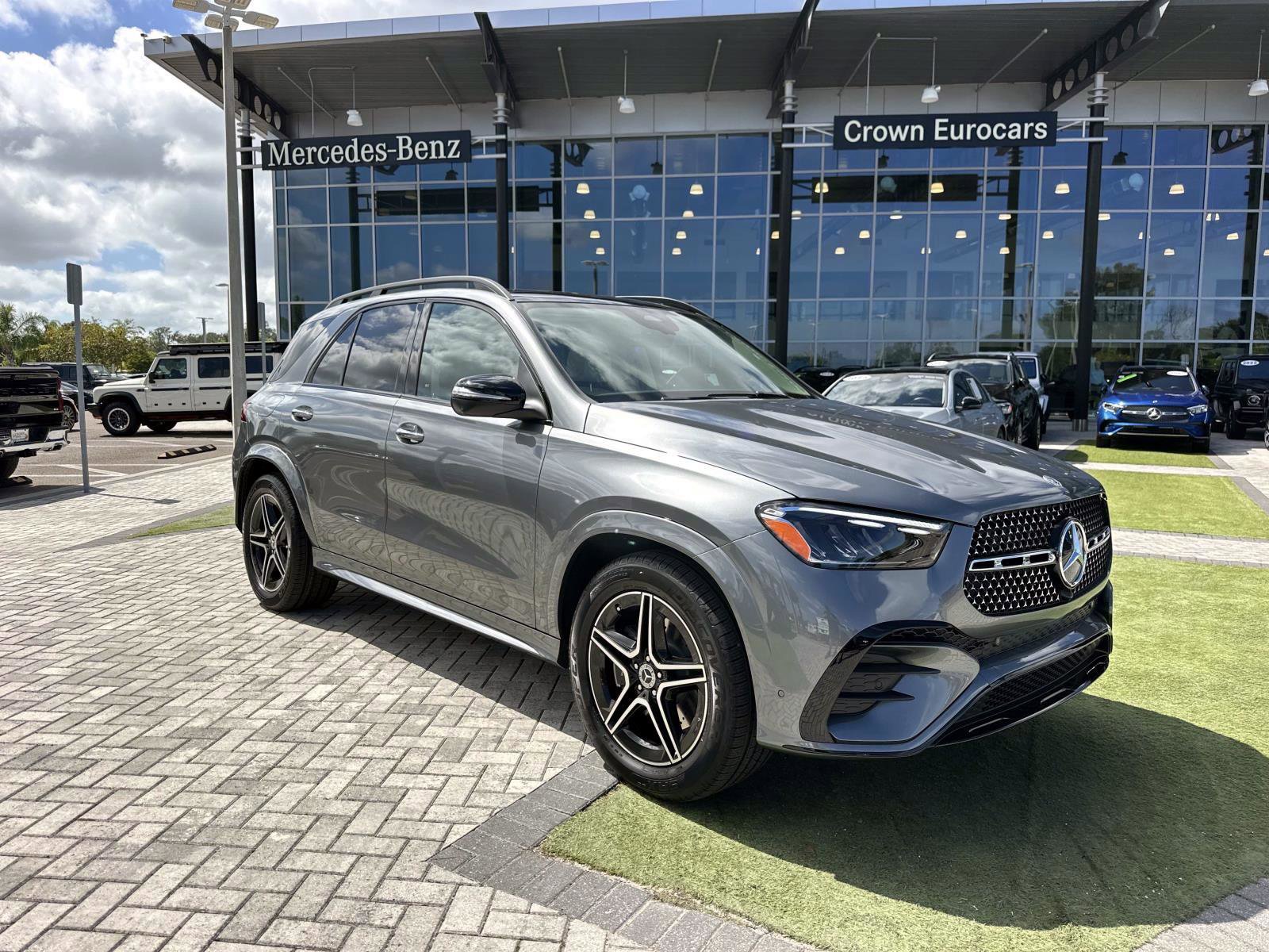 2026 Mercedes Benz GLE 450 4MATIC photo 2