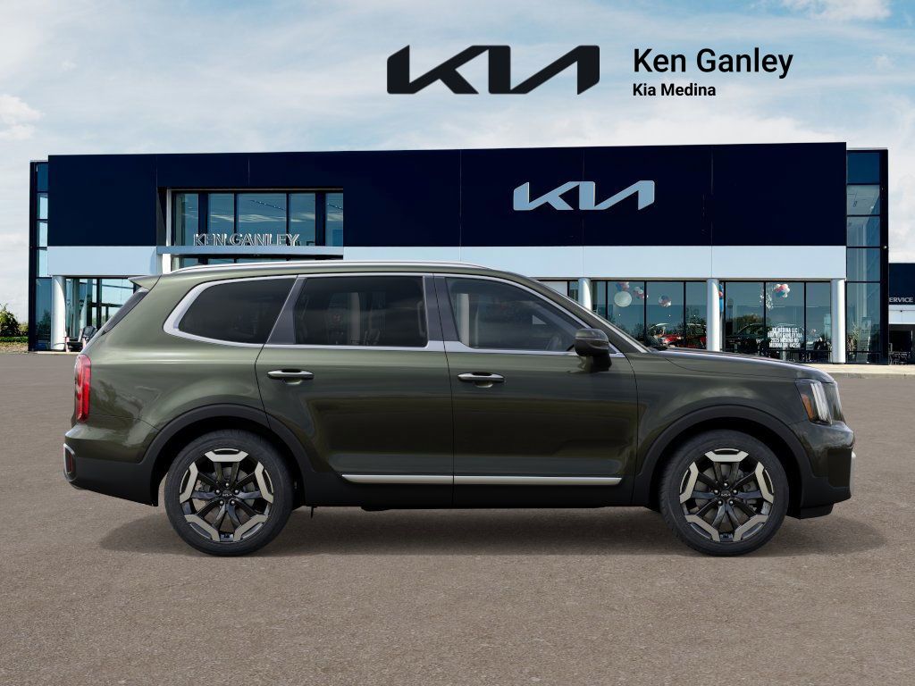 2025 Kia Telluride S photo 5