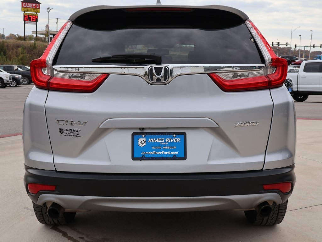 2017 Honda CR-V Touring photo 2