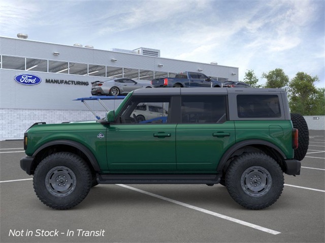 2025 Ford Bronco Outer Banks photo 3
