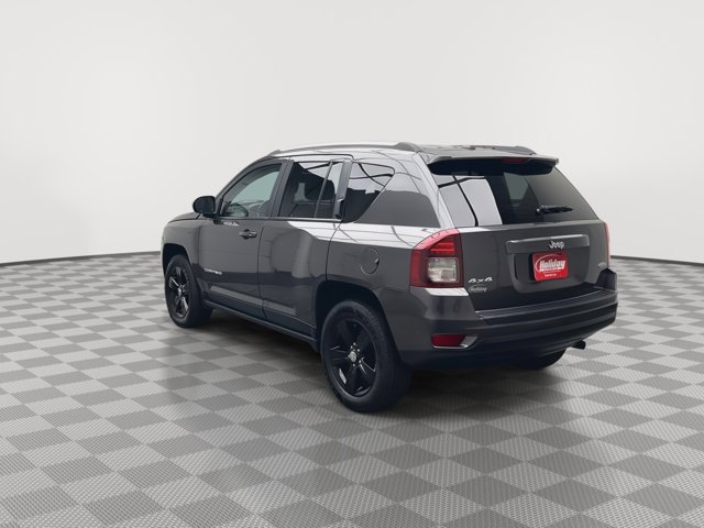 2016 Jeep Compass Latitude photo 2