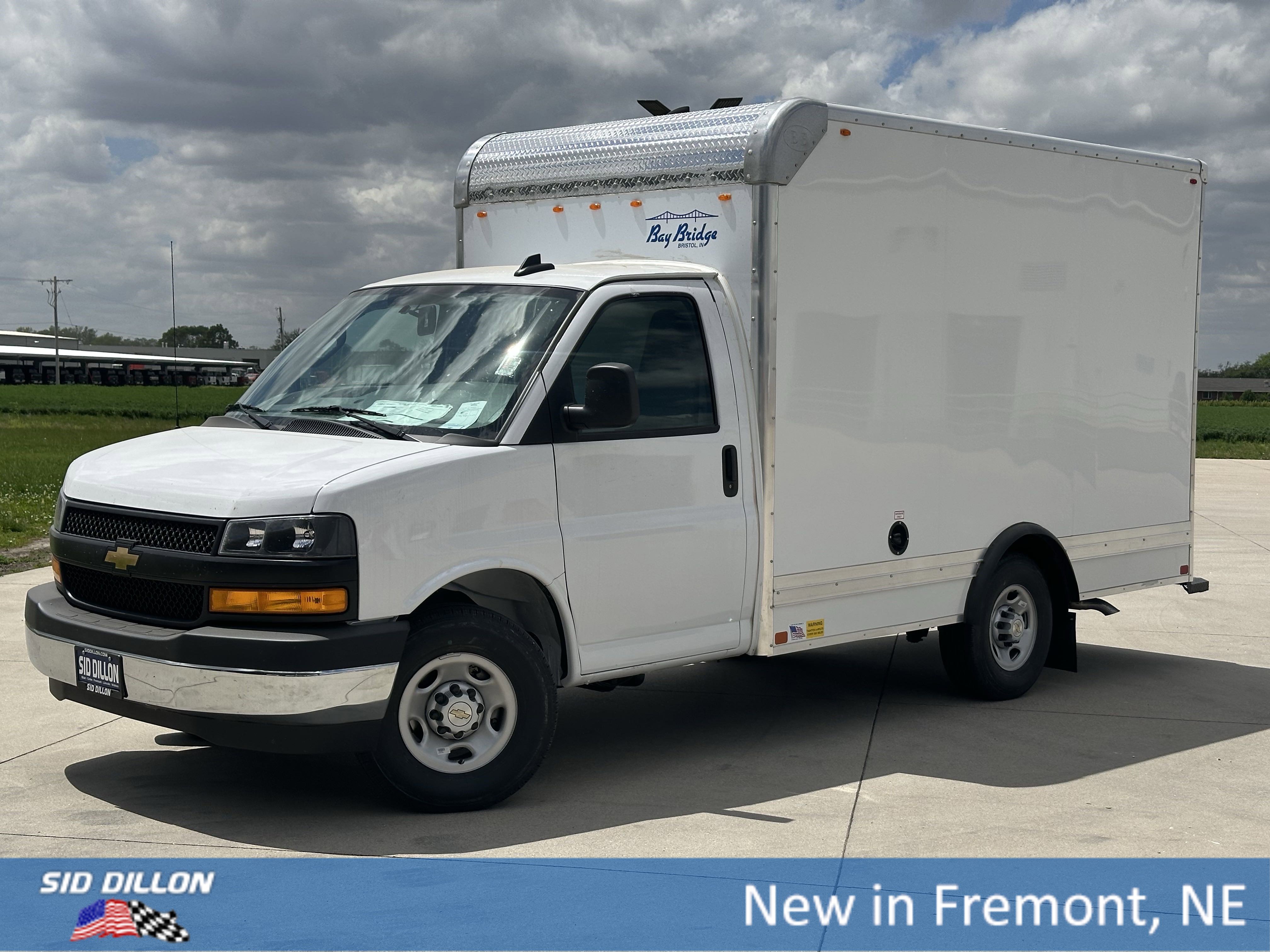 2025 Chevrolet Express Cutaway Base's photo