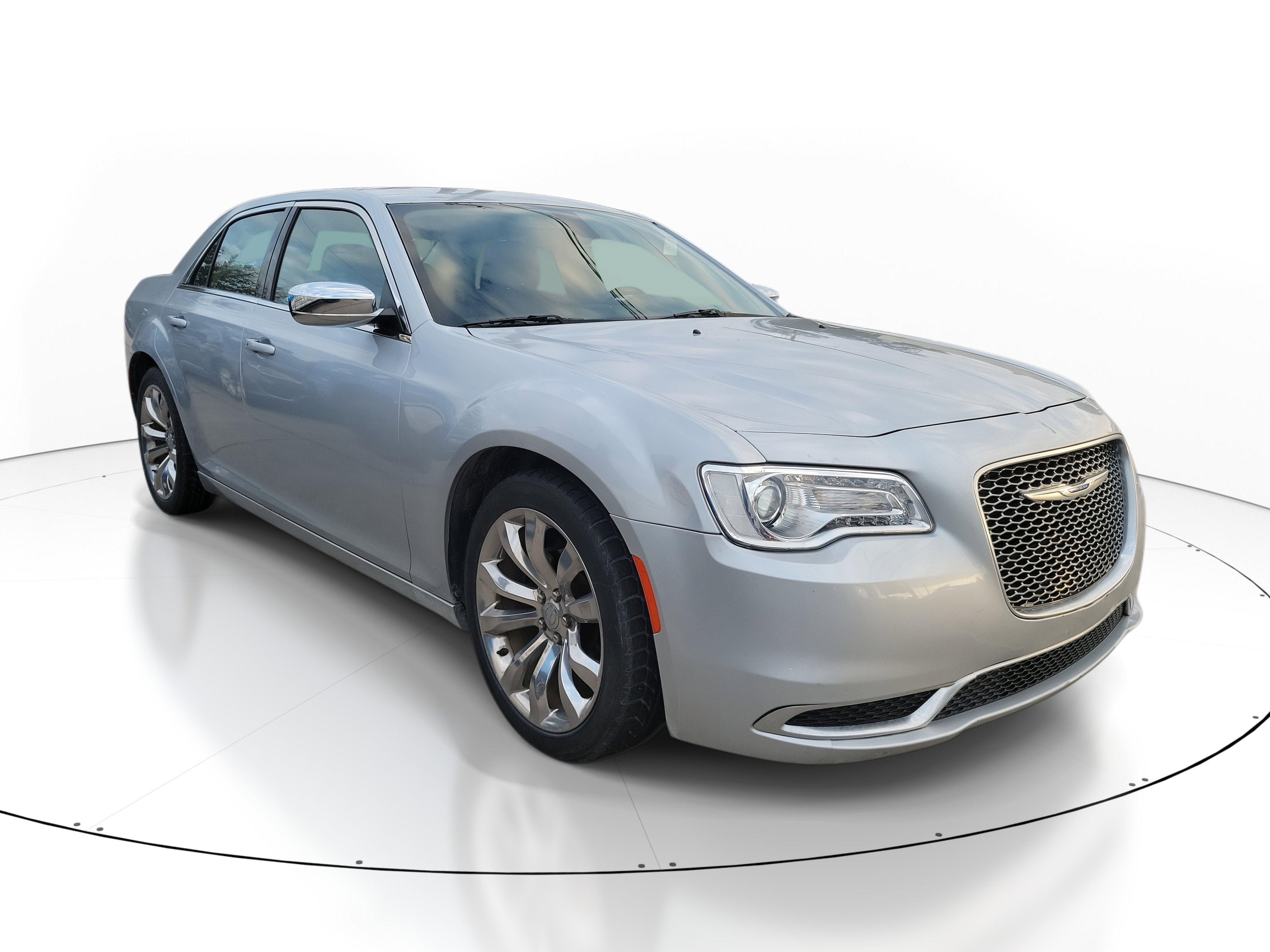 2019 Chrysler 300 Touring's photo