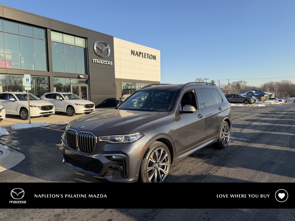2022 BMW X7 M50i's photo
